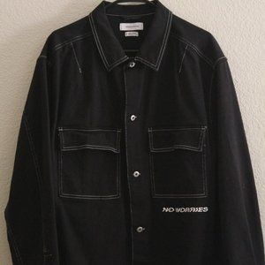 M URBAN OUTFITTERS "NO WORRIES" JACKET IN BLACK